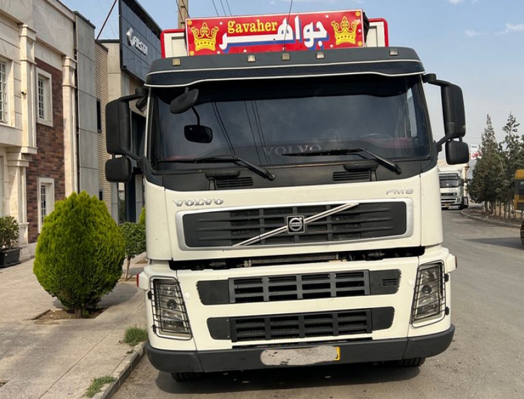 کامیون ولوو اف ام تک باری